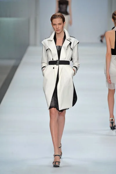 Look 15